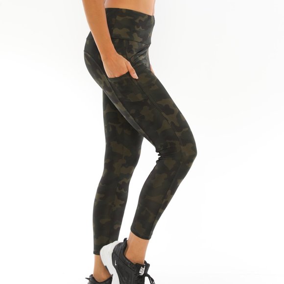CM Fashion Womens Leggings, With Pockets--Green Camo - Picture 3 of 9